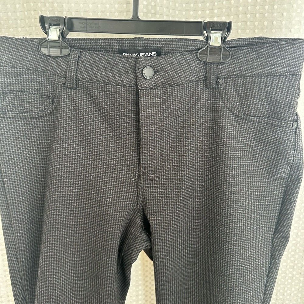 DKNY ladies size medium Jeans Gray Houndstooth Pants